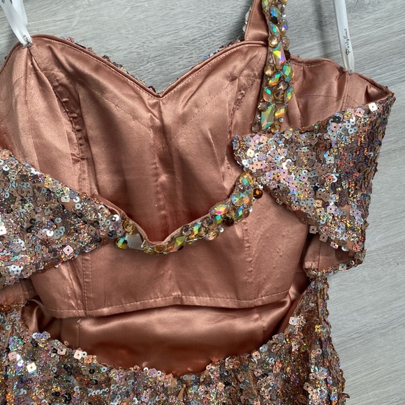 Rose gold sequin one shoulder dress - Picture 5 of 8
